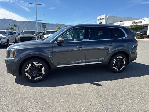 Used 2024 Kia Telluride S image 4