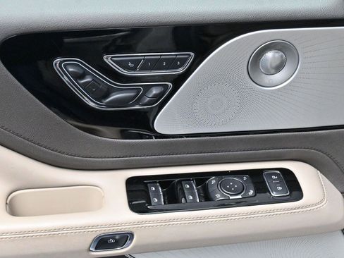 Used 2020 Lincoln Aviator Reserve w/ Equipment Group 202A image 13