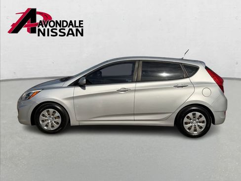 Used 2017 Hyundai Accent SE image 2