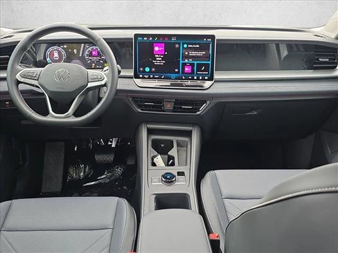 New 2026 Volkswagen Tiguan SE image 16