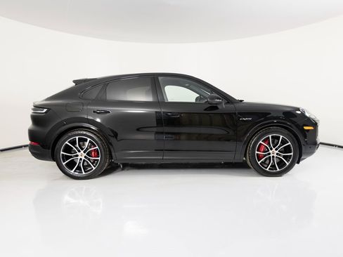 New 2025 Porsche Cayenne S image 8