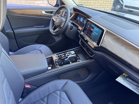 New 2026 Volkswagen Atlas SE image 14