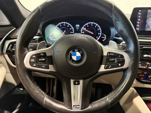 Used 2019 BMW M550i xDrive w/ Dynamic Handling Package image 15