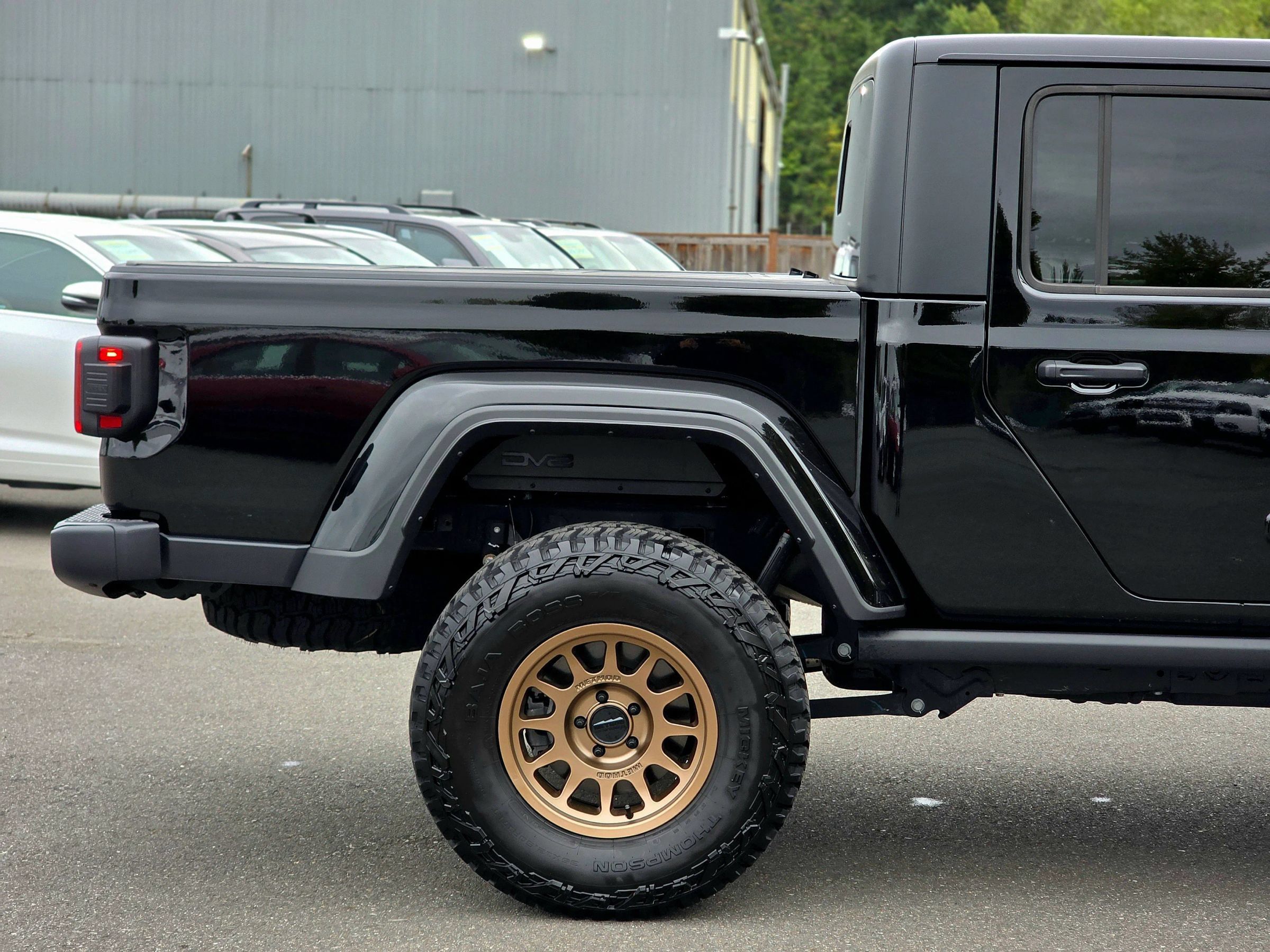 Used 2025 Jeep Gladiator Sport AWD/4WD image 18