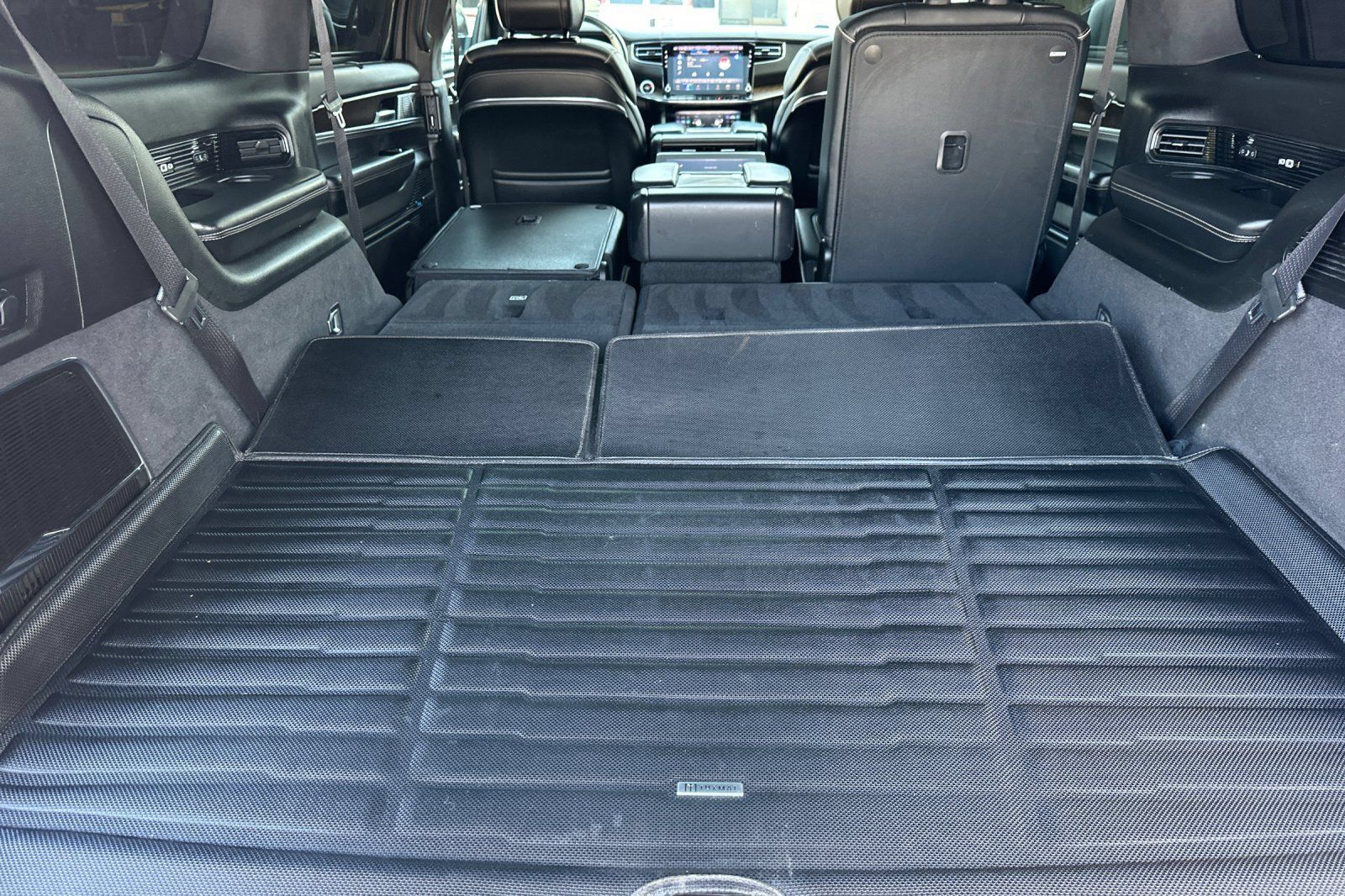 Used 2023 Jeep Grand Wagoneer Series II AWD/4WD image 18