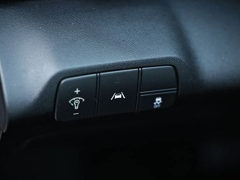 Used 2023 Hyundai Elantra SEL w/ Preferred Accessory Package image 17