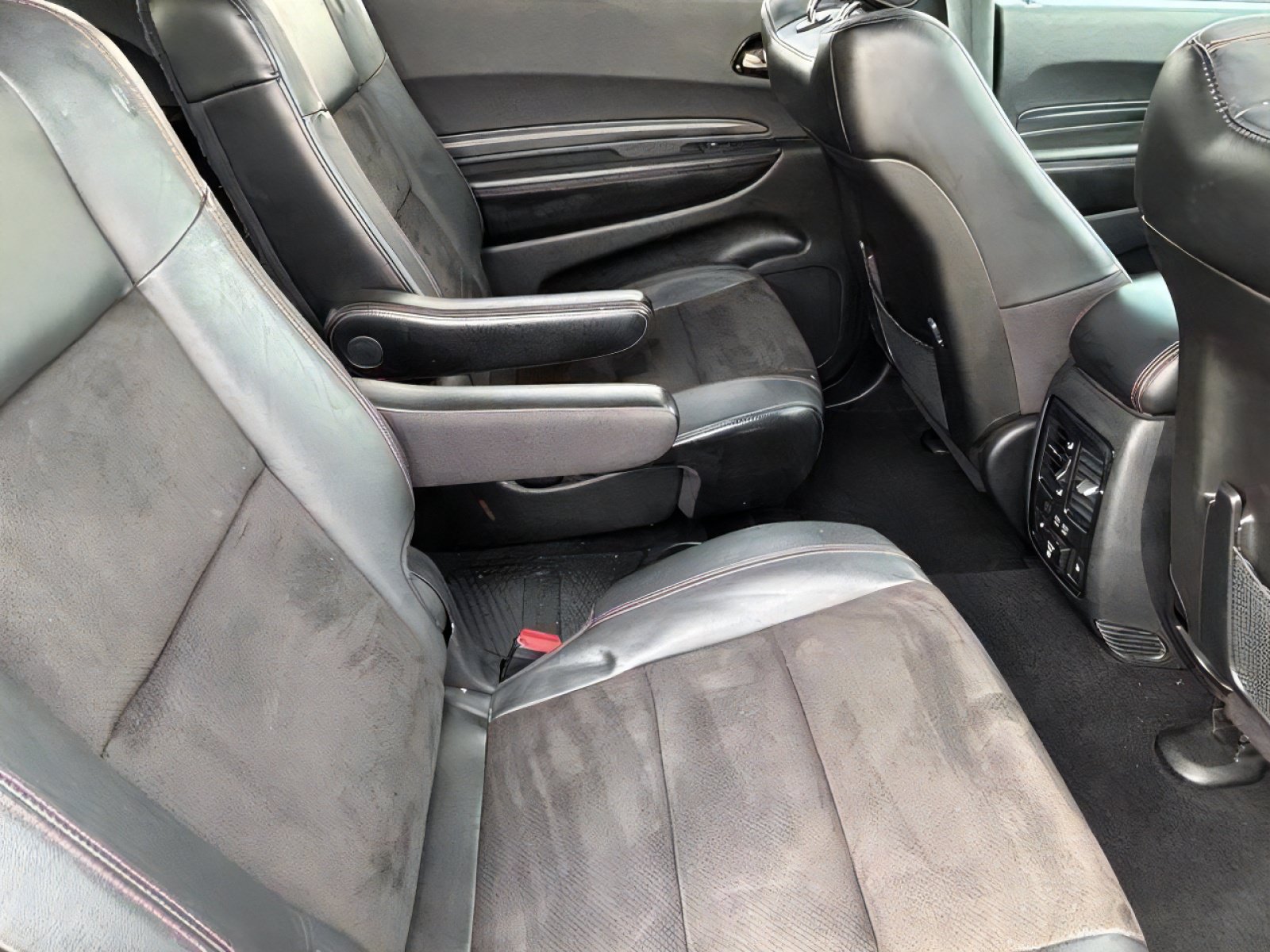 Used 2021 Dodge Durango R/T w/ Blacktop Package RWD image 30