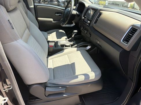 Used 2022 Nissan Frontier SV AWD/4WD image 23