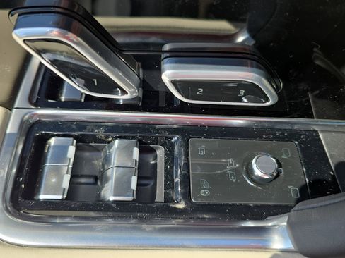 New 2026 Land Rover Range Rover Long Wheelbase SE image 28