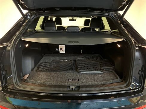 Used 2022 Volkswagen Atlas Cross Sport SE image 5