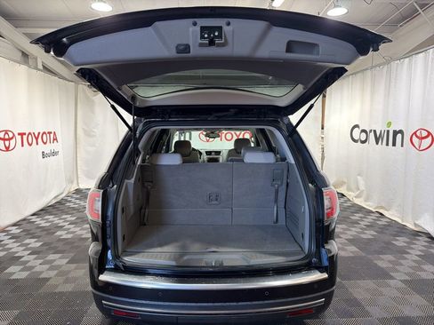 Used 2014 GMC Acadia SLT image 17