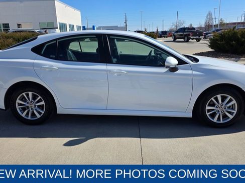Used 2025 Toyota Camry LE image 6