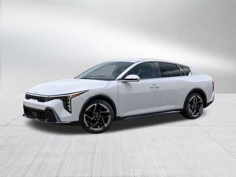 New 2025 Kia K4 GT-Line image 3