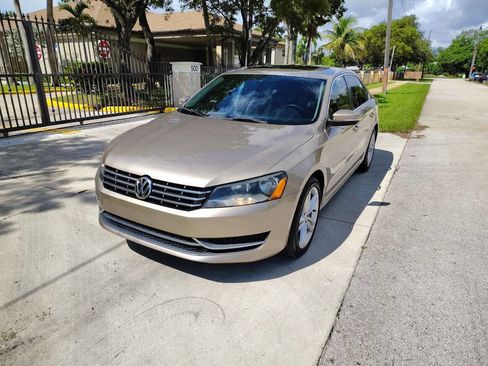 Used 2015 Volkswagen Passat TDI SE image 3