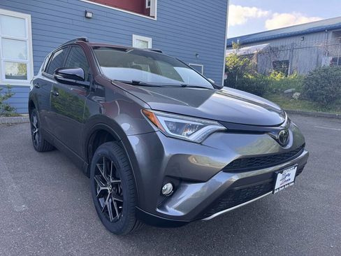 Used 2017 Toyota RAV4 SE AWD/4WD image 7