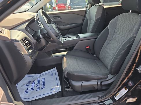 Used 2021 Nissan Rogue S FWD image 12