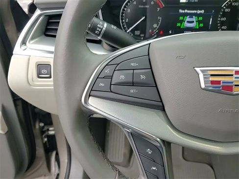 Used 2023 Cadillac XT5 Premium Luxury image 18