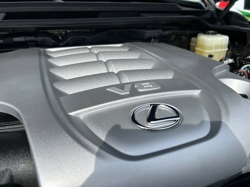 Used 2021 Lexus LX 570 4WD w/ Luxury Package image 31