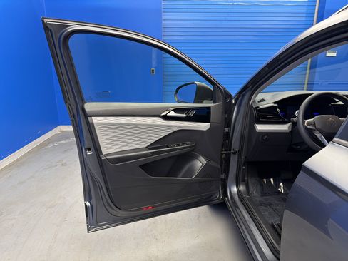 Used 2022 Volkswagen Taos S image 10