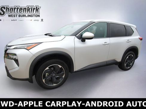 Used 2024 Nissan Rogue SV image 1