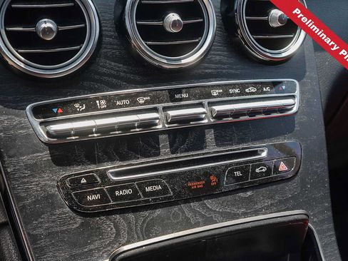 Used 2018 Mercedes-Benz GLC 300 4MATIC Coupe image 20