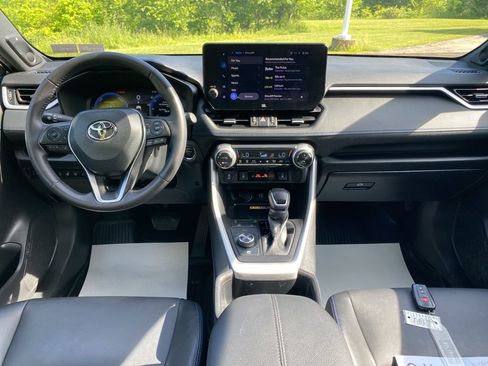 Used 2023 Toyota RAV4 XSE AWD/4WD image 25