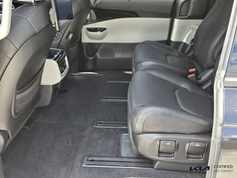 Certified 2022 Kia Carnival SX Prestige FWD image 11