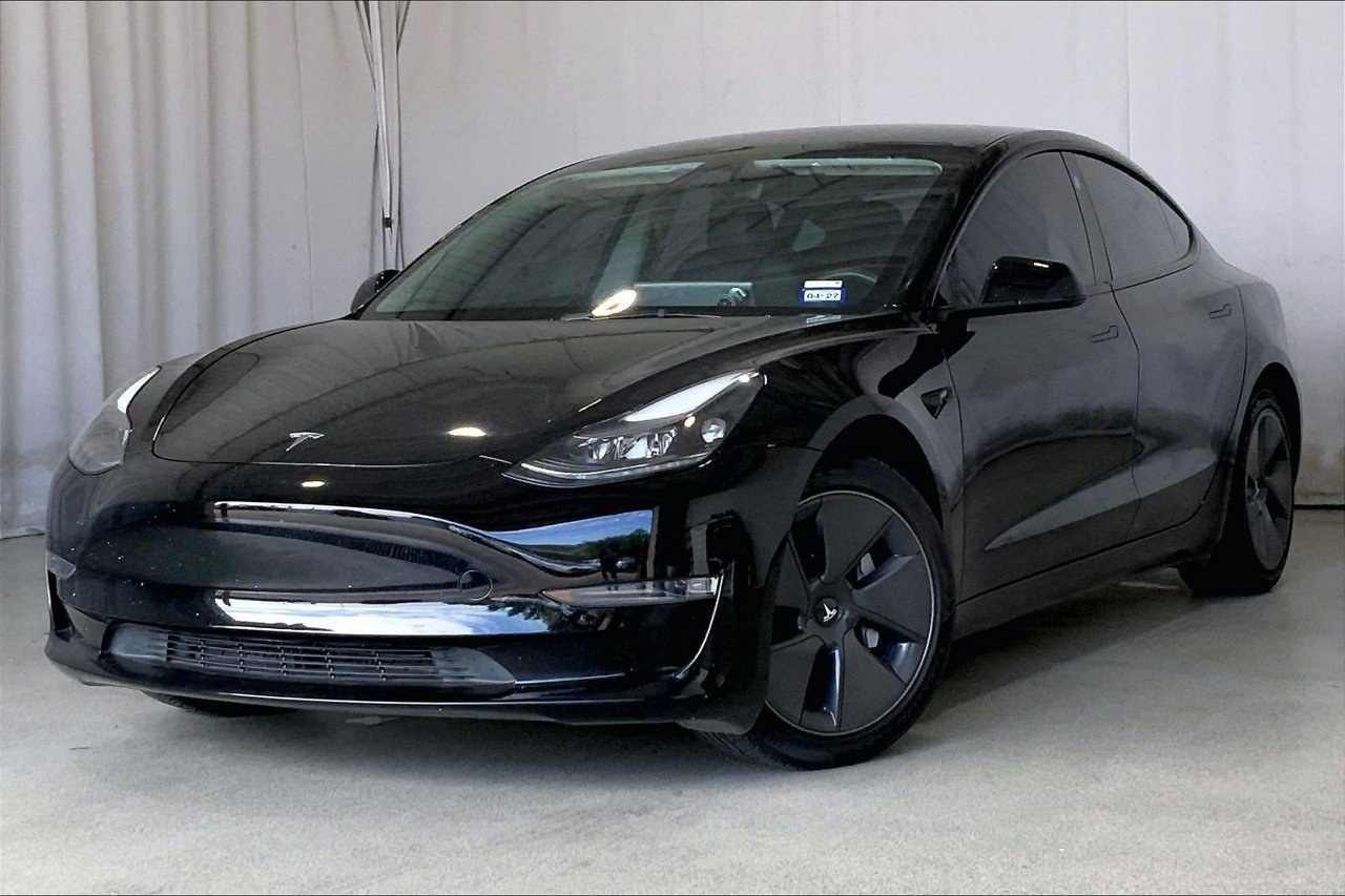 Used 2023 Tesla Model 3 Standard Range RWD image 2