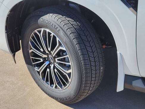 New 2026 Nissan Armada Platinum image 11