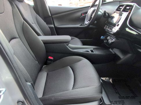 Used 2019 Toyota Prius LE image 21
