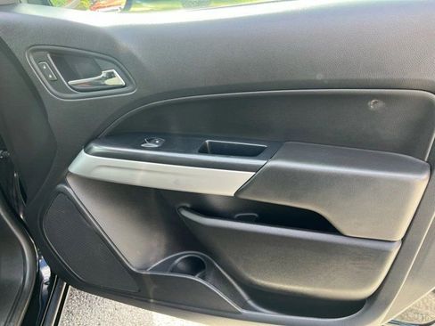 Used 2021 Chevrolet Colorado LT w/ LT Convenience Package image 22