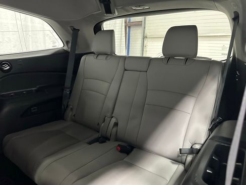 Used 2018 Honda Pilot Touring image 47
