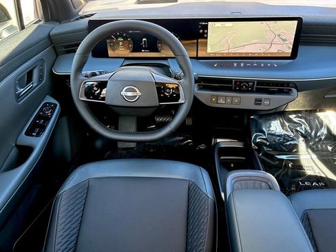 New 2026 Nissan Leaf Platinum+ FWD image 24