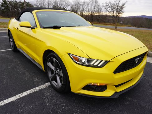 Used 2015 Ford Mustang Convertible w/ Equipment Group 051A image 14