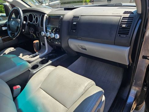 Used 2011 Toyota Tundra Limited w/ Memory Pkg AWD/4WD image 18