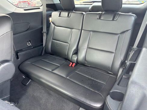 Used 2024 Ford Explorer XLT w/ Equipment Group 202A AWD/4WD image 13