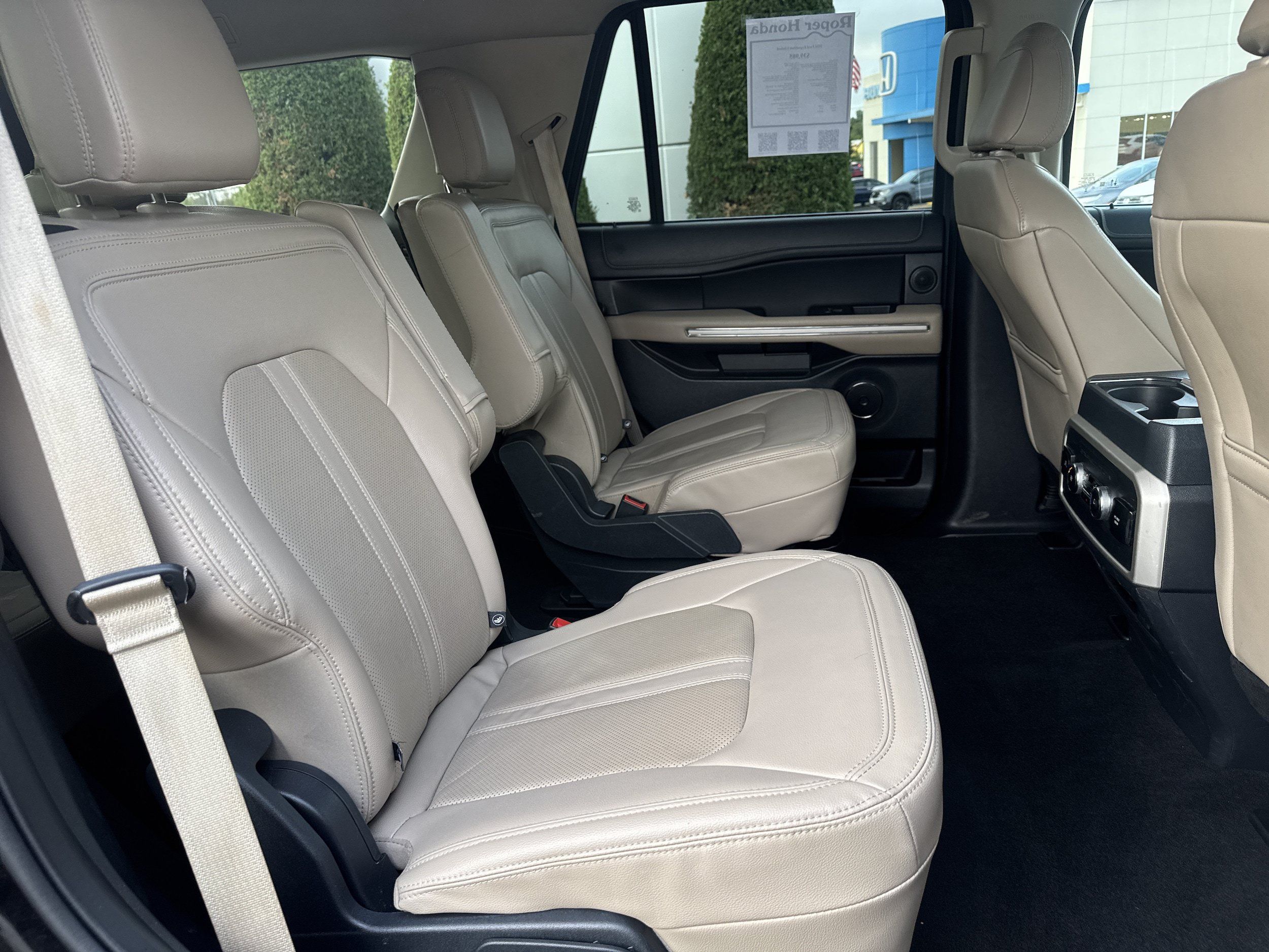 Used 2024 Ford Expedition Limited AWD/4WD image 17