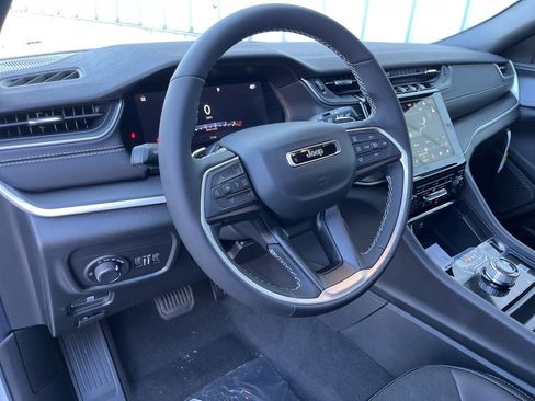 New 2025 Jeep Grand Cherokee L Altitude image 3