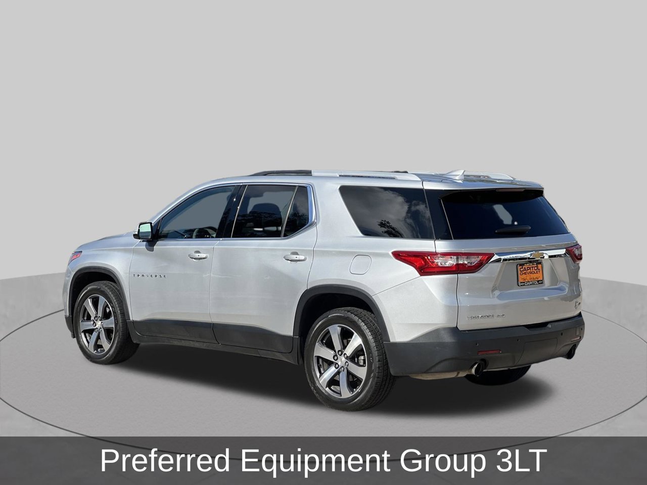 Used 2018 Chevrolet Traverse LT FWD image 3