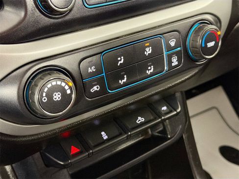 Used 2015 Chevrolet Colorado LT image 16