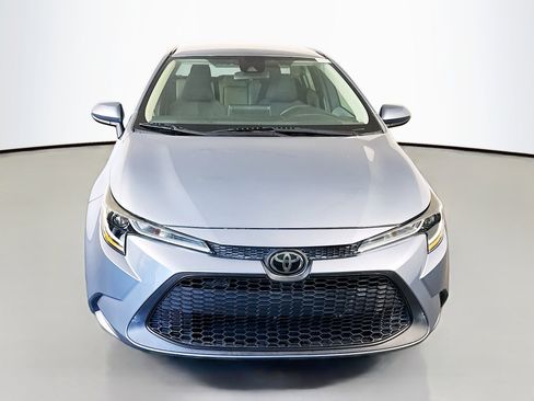 Used 2020 Toyota Corolla LE image 2