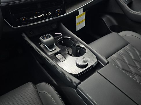 New 2026 Nissan Rogue Platinum AWD/4WD image 16