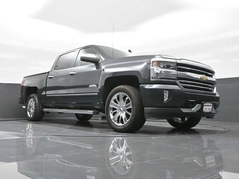 Used 2018 Chevrolet Silverado 1500 High Country image 23