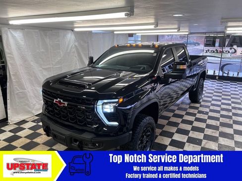 Used 2024 Chevrolet Silverado 2500 ZR2 w/ ZR2 Bison Edition image 5