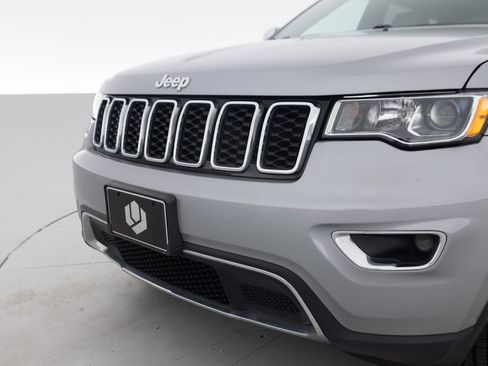 Used 2018 Jeep Grand Cherokee Limited AWD/4WD image 16