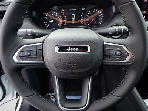 New 2026 Jeep Compass Latitude image 12