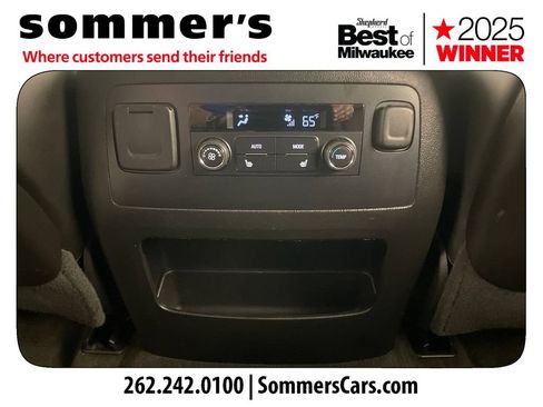 Used 2015 GMC Yukon SLT w/ HD Trailering Package AWD/4WD image 23