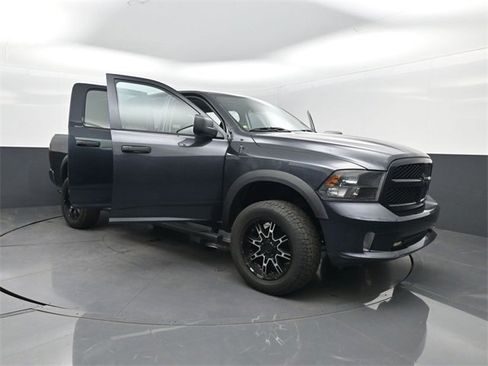 Used 2017 RAM 1500 Express image 30