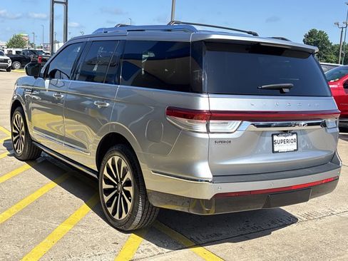 Used 2023 Lincoln Navigator Reserve AWD/4WD image 8