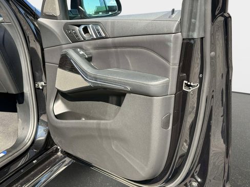 Used 2021 BMW X7 xDrive40i w/ M Sport Package image 22